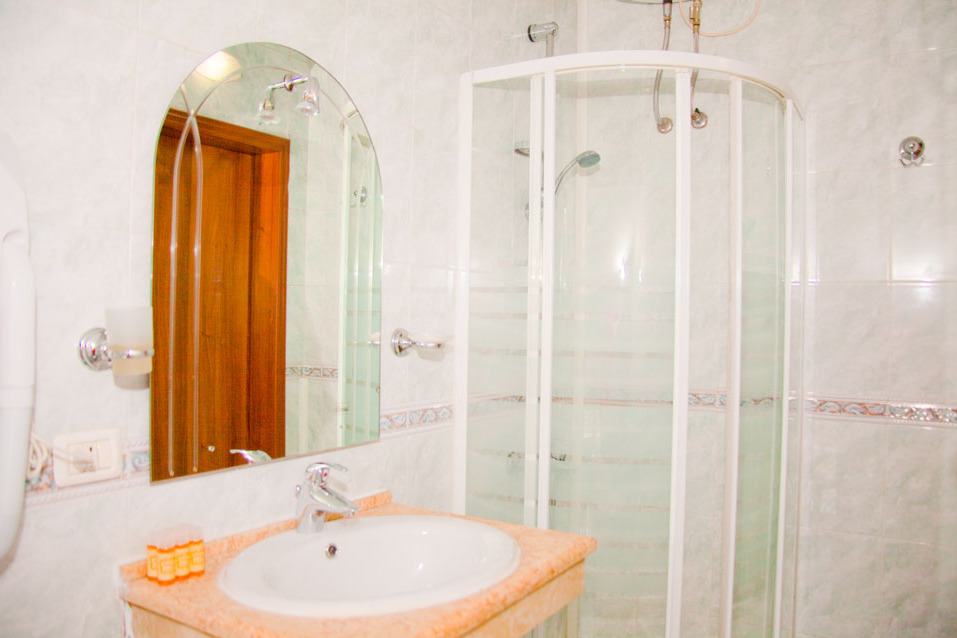 Tafaj 3* Tirana